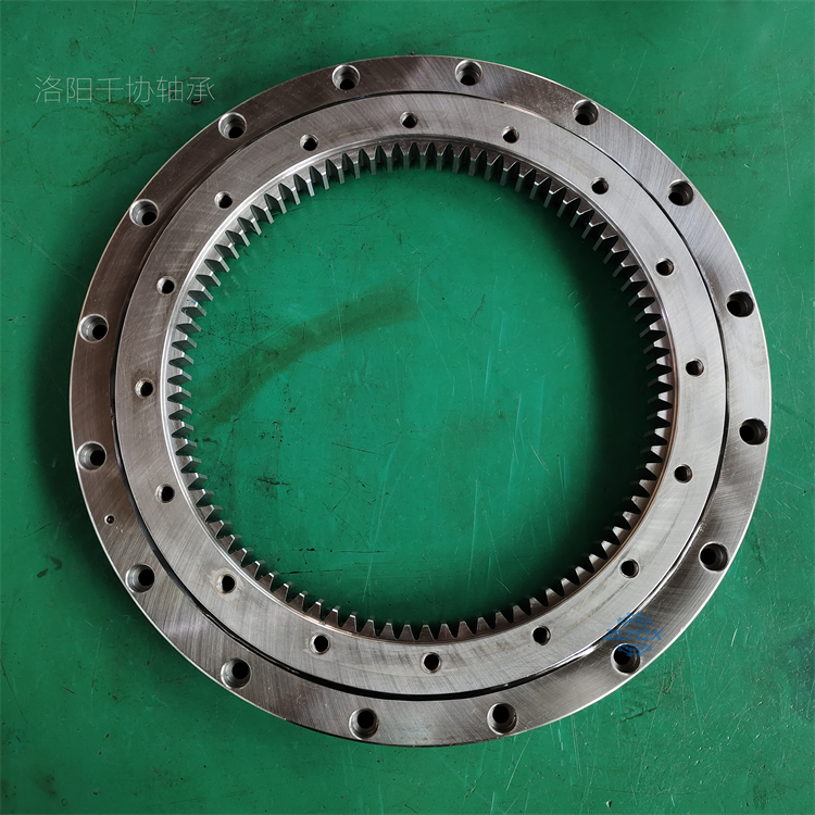 [ZLYQX]教您怎么看内外齿转盘轴承润滑脂的变质情况？